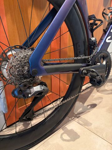 Used Canyon Aeroad CFR Di2 2025 2025 Road & Gravel, Purple — image 3 of 9