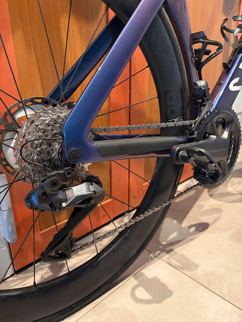 Used Canyon Aeroad CFR Di2 2025 2025 Road & Gravel, Purple — image 3 of 9