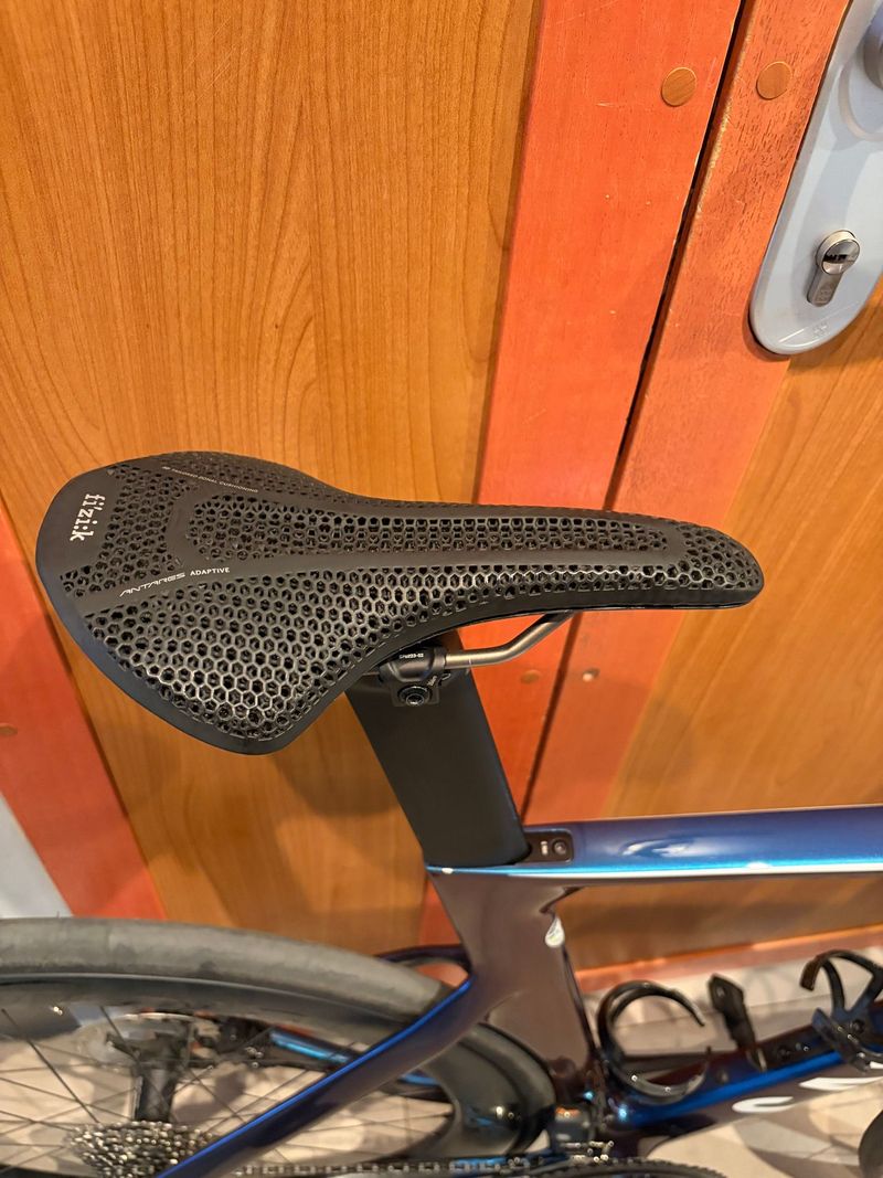 Used Canyon Aeroad CFR Di2 2025 2025 Road & Gravel, Purple — image 7 of 9