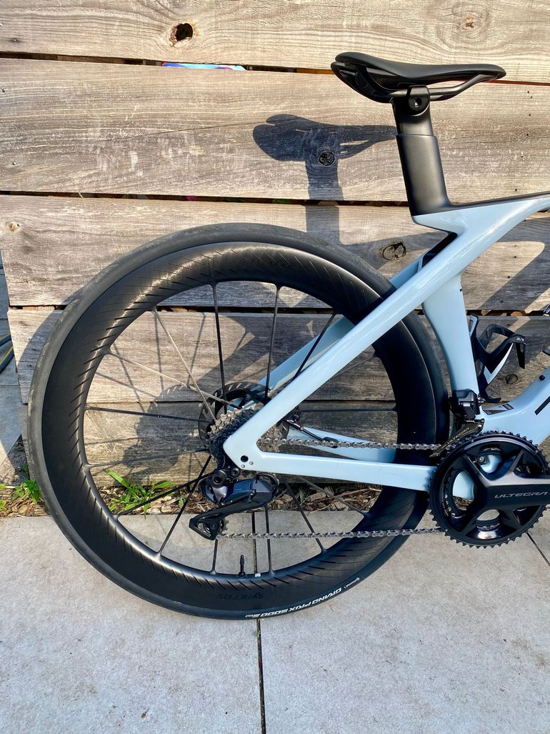 Used Trek Madone SL 7 Gen 7 2024 2024 Road & Gravel, White — image 3 of 14