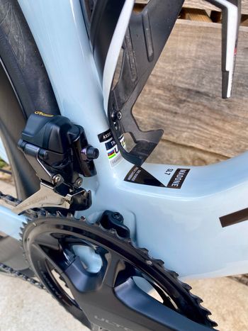 Used Trek Madone SL 7 Gen 7 2024 2024 Road & Gravel, White — image 10 of 14