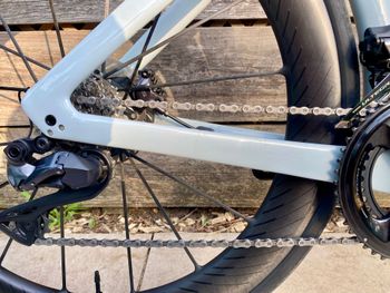 Used Trek Madone SL 7 Gen 7 2024 2024 Road & Gravel, White — image 6 of 14