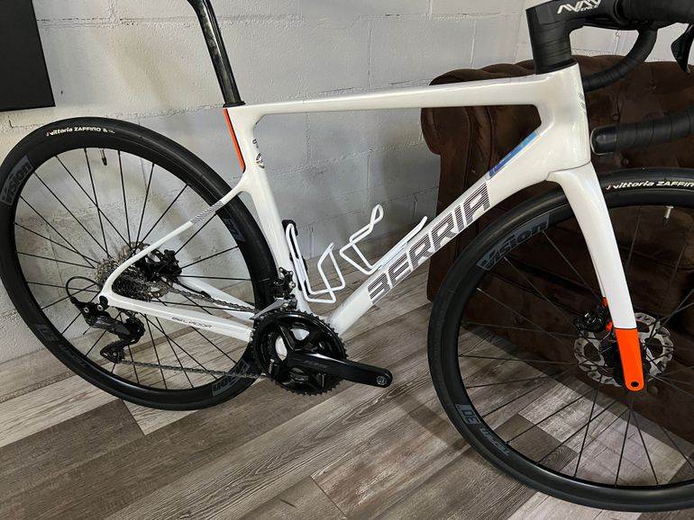Použité Berria BELADOR ELITE 105 2025 2025 Road & Gravel — obrázek 19 z 20