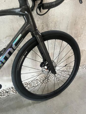 Used BMC Roadmachine 01 TWO 2027 2027 Road & Gravel, Black — image 4 of 8