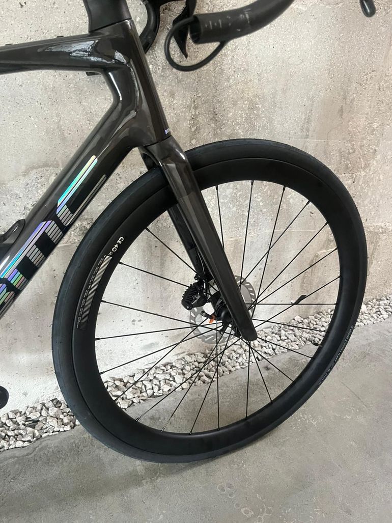 Used BMC Roadmachine 01 TWO 2027 2027 Road & Gravel, Black — image 4 of 8