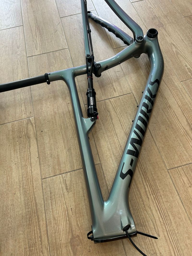 Used Specialized S-Works Epic 2022 Frameset 2022 Mountainbike, Light Gray, 29 — image 9 of 11
