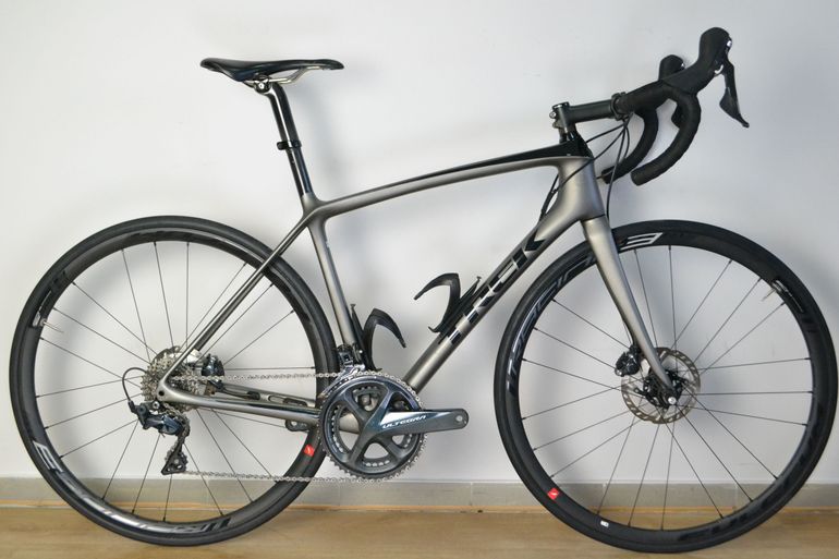 Gebrauchtes Trek Émonda SL 6 Disc 2018 2018 Road & Gravel, Hellgrau — Bild 1 von 8