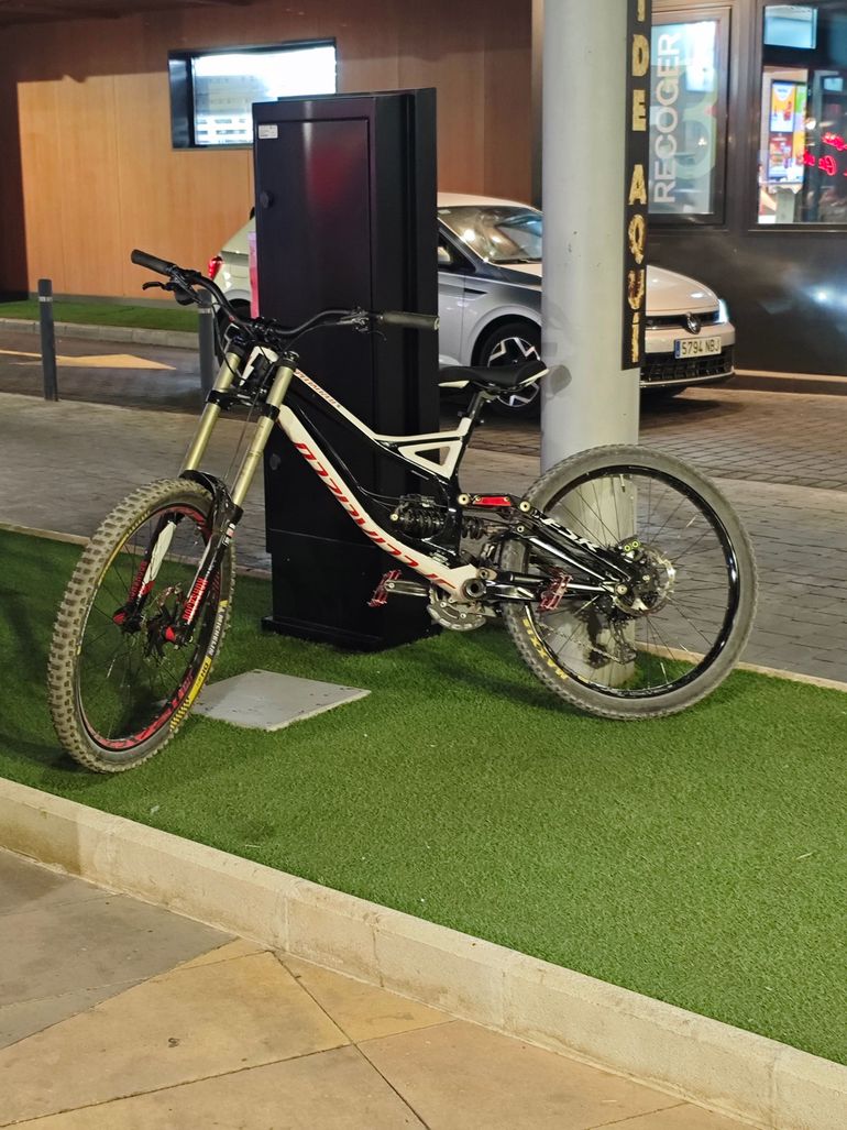 Použité Specialized Demo 8 I 2014 2014 Mountainbike — obrázek 1 z 3
