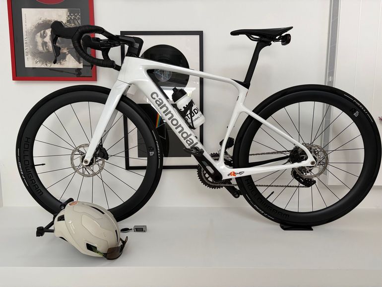 Used Cannondale Synapse SRAM Rival eTap AXS 2025 Road & Gravel, White — image 1 of 3