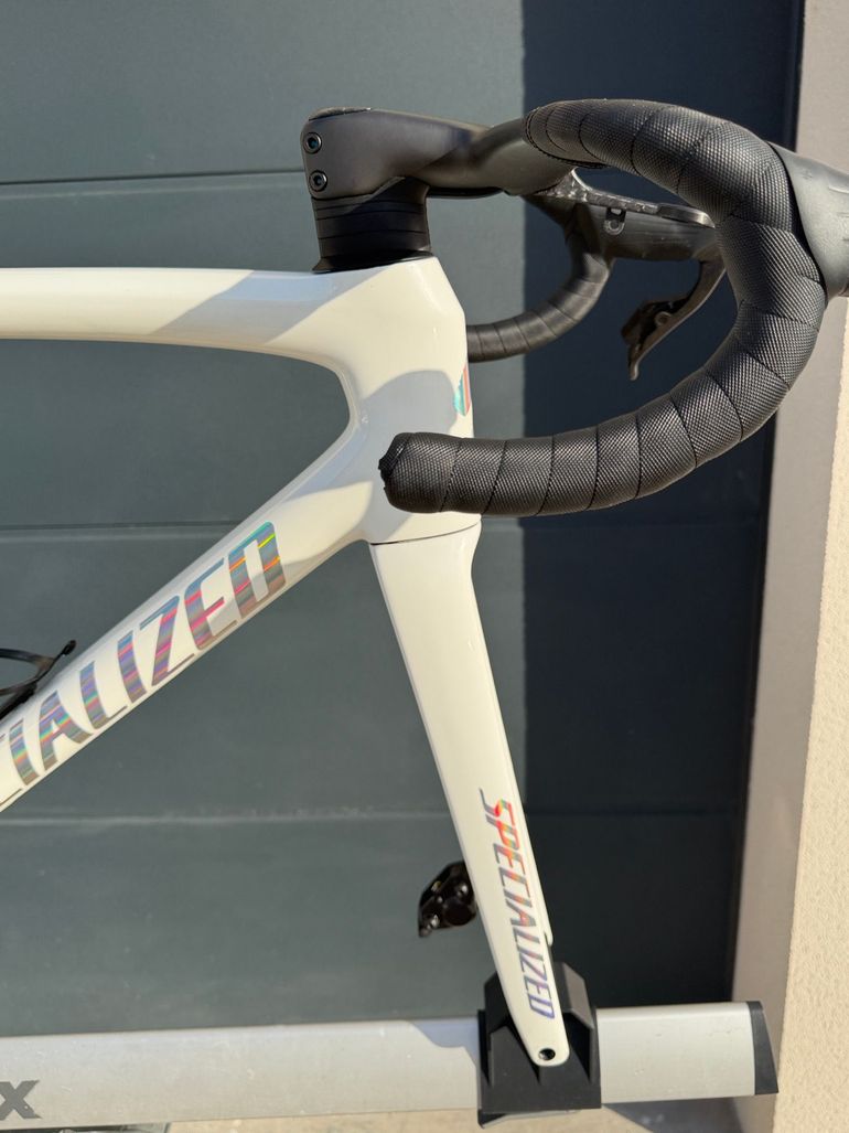 Used Specialized Tarmac SL8 Pro - SRAM Force eTAP AXS 2025 Frameset 2025 Road & Gravel, White — image 5 of 6