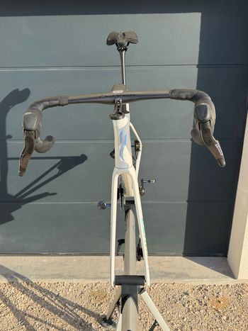Used Specialized Tarmac SL8 Pro - SRAM Force eTAP AXS 2025 Frameset 2025 Road & Gravel, White — image 3 of 6