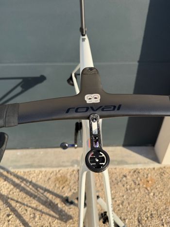 Used Specialized Tarmac SL8 Pro - SRAM Force eTAP AXS 2025 Frameset 2025 Road & Gravel, White — image 4 of 6