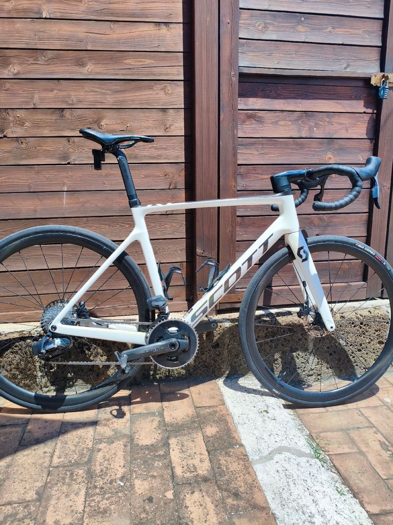 Brugt Scott Addict RC 10 2021 2021 Road & Gravel — billede 1 af 7