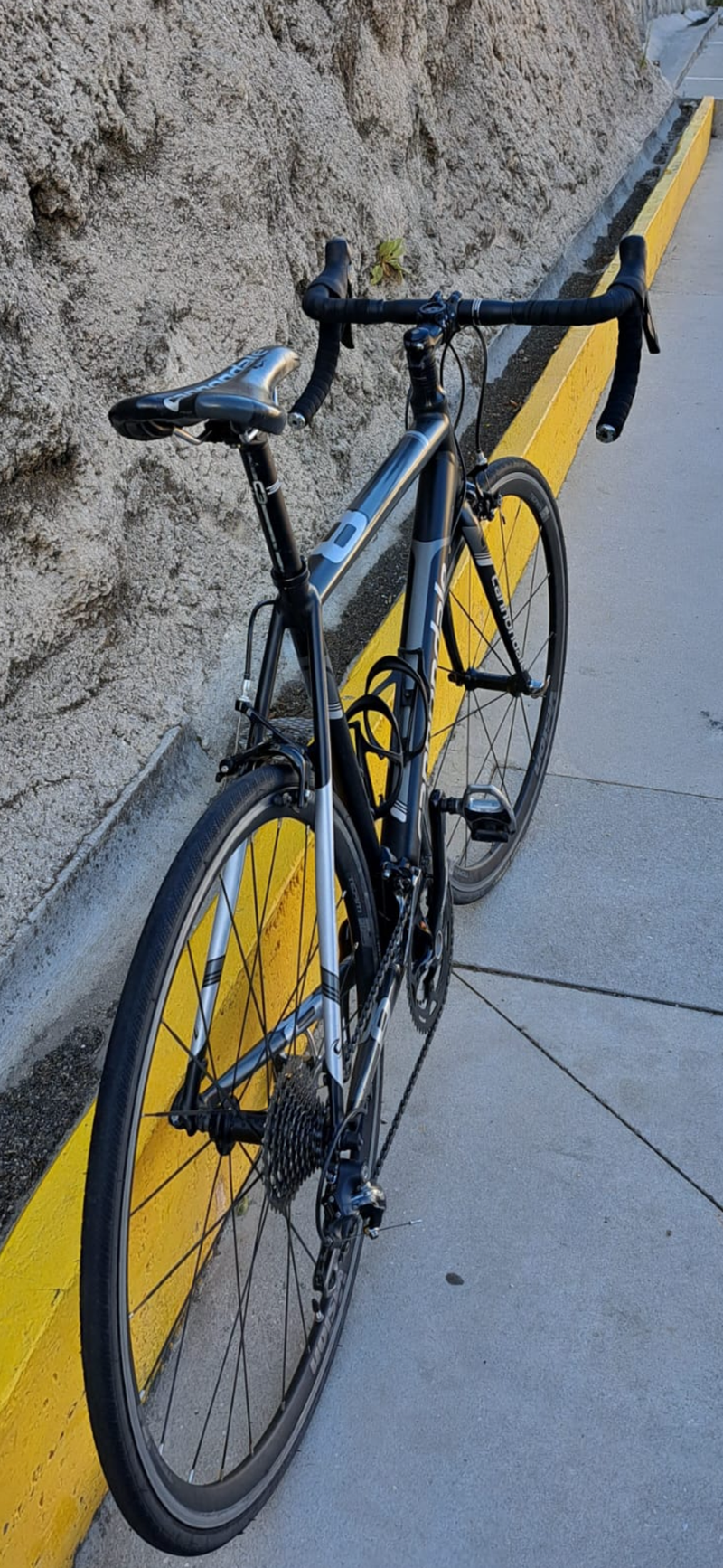 Used Canondale Custom Shimano 105 2018 Road & Gravel, Black — image 1 of 9