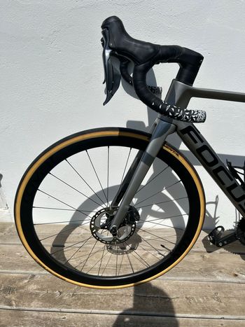 Used Focus IZALCO MAX 9.8 2022 2022 Road & Gravel, Light Gray — image 11 of 11
