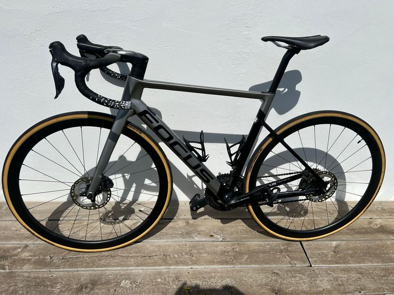 Used Focus IZALCO MAX 9.8 2022 2022 Road & Gravel, Light Gray — image 7 of 11