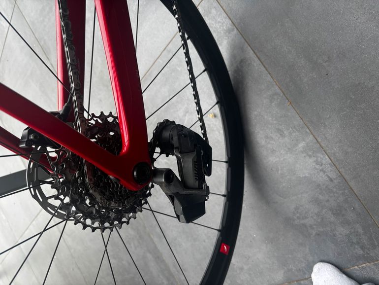 Used Van Rysel EDR CF DISC 2021 Road & Gravel, Red — image 2 of 37