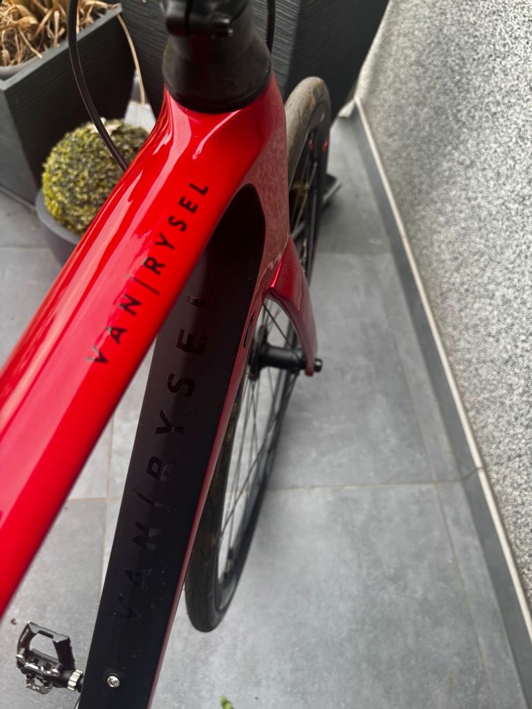 Used Van Rysel EDR CF DISC 2021 Road & Gravel, Red — image 4 of 37