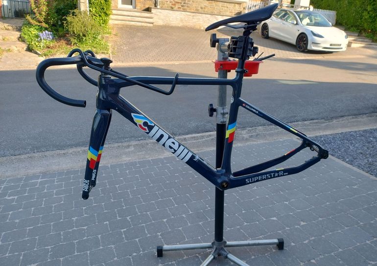 Used Cinelli SUPERSTAR - ULTEGRA DISC DI2 2025 2025 Road & Gravel, Light Gray — image 2 of 5