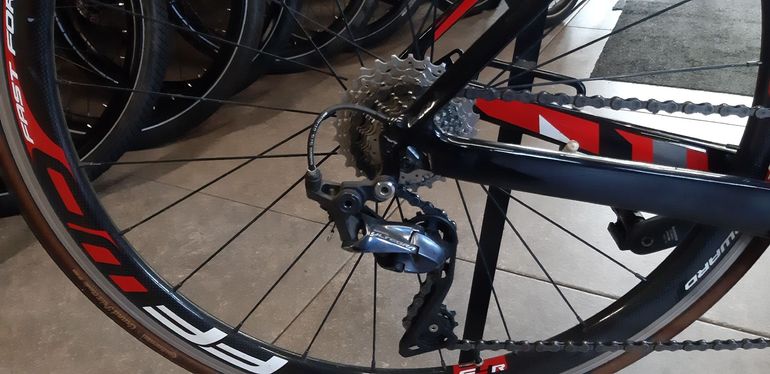 Sensa GiuliAero Ultegra Carbon 2019 2019 Road & Gravel d'occasion — image 3 sur 6