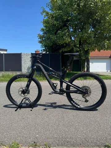 Używany Canyon Spectral CF 7 2025 2025 Mountainbike — zdjęcie 2 z 12