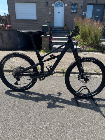 Używany Canyon Spectral CF 7 2025 2025 Mountainbike — zdjęcie 1 z 12