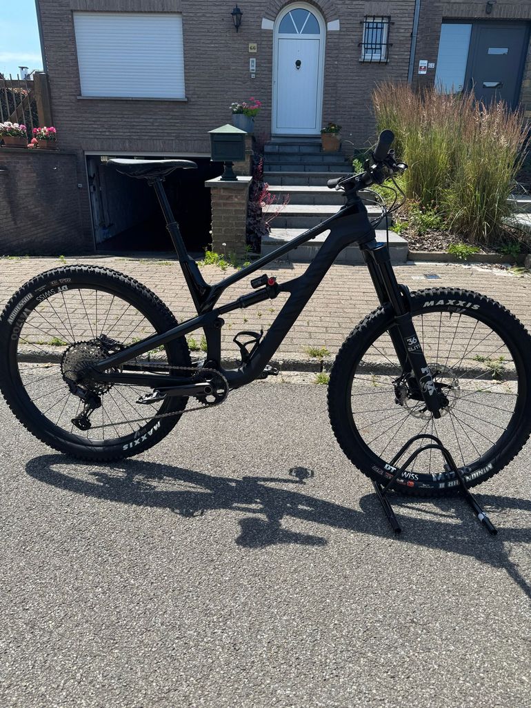Použité Canyon Spectral CF 7 2025 2025 Mountainbike — obrázek 1 z 12