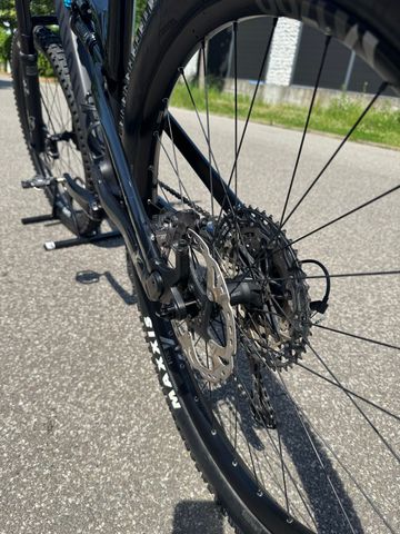 Używany Canyon Spectral CF 7 2025 2025 Mountainbike — zdjęcie 7 z 12