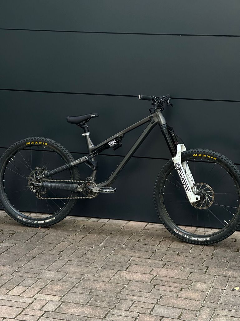 Brugt Commencal META SX V4 SIGNATURE 2022 2022 Mountainbike — billede 1 af 7