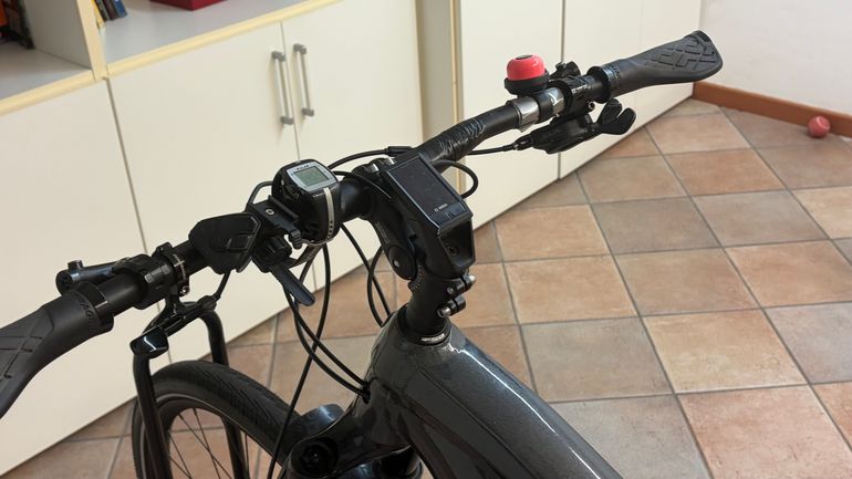 Used Trek Powerfly 7 2021 2021 Mountainbike, Light Gray, 27.5, 29 — image 3 of 6