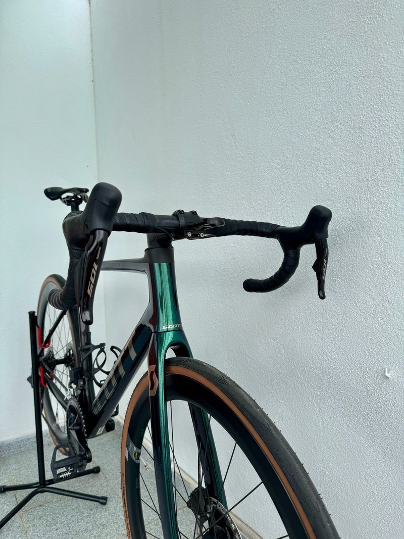 Used Scott Addict 20 2023 2023 Road & Gravel, Green — image 6 of 21