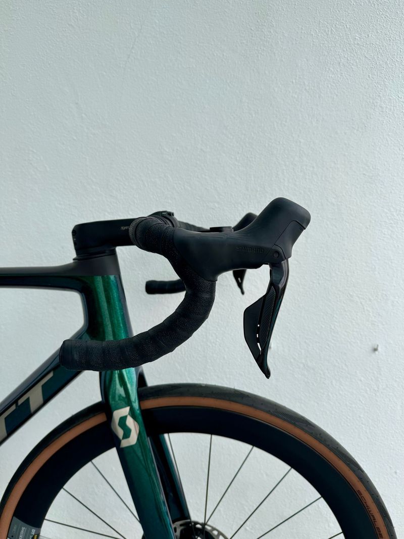 Used Scott Addict 20 2023 2023 Road & Gravel, Green — image 17 of 21