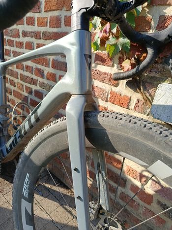 Used Giant Revolt Advanced 0 2025 2025 Road & Gravel, Light Gray — image 9 of 10