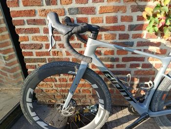 Used Giant Revolt Advanced 0 2025 2025 Road & Gravel, Light Gray — image 7 of 10