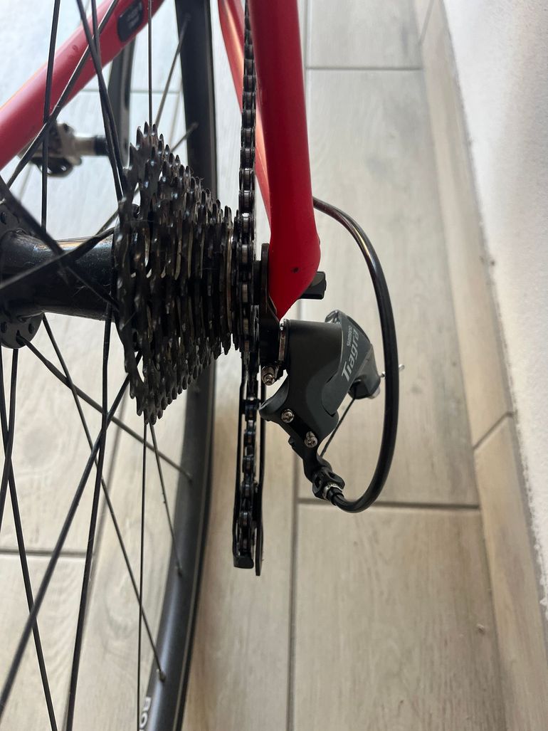Used Trek Émonda ALR 4 2019 2019 Road & Gravel, Red — image 3 of 6