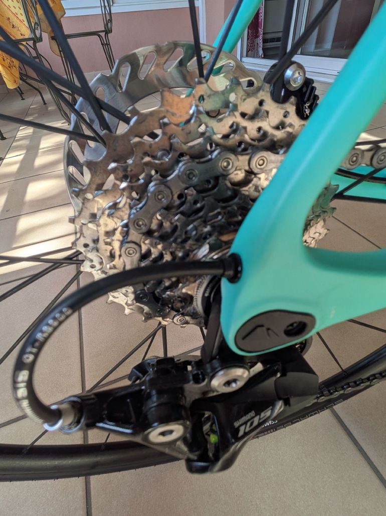 Käytetty Canyon Ultimate Shimano 105 2022 Road & Gravel — kuva 12 / 14