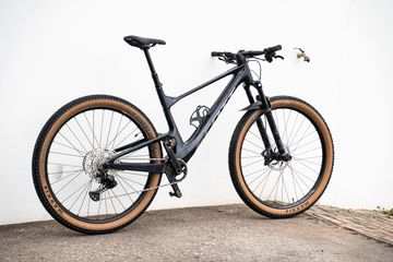 Used Scott Spark RC Comp 2024 2024 Mountainbike, Black — image 1 of 11