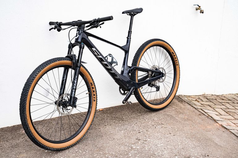 Used Scott Spark RC Comp 2024 2024 Mountainbike, Black — image 10 of 11