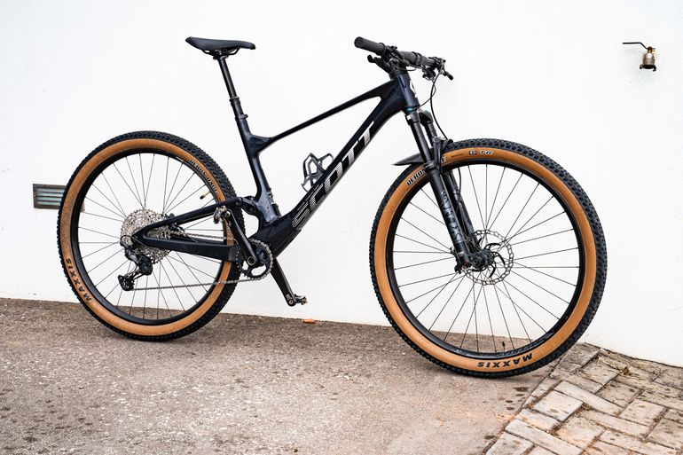 Used Scott Spark RC Comp 2024 2024 Mountainbike, Black — image 3 of 11
