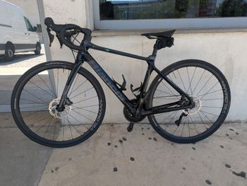 Used Bianchi Infinito 105 2023 2023 Road & Gravel, Black — image 2 of 4