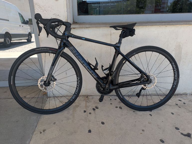 Used Bianchi Infinito 105 2023 2023 Road & Gravel, Black — image 2 of 4
