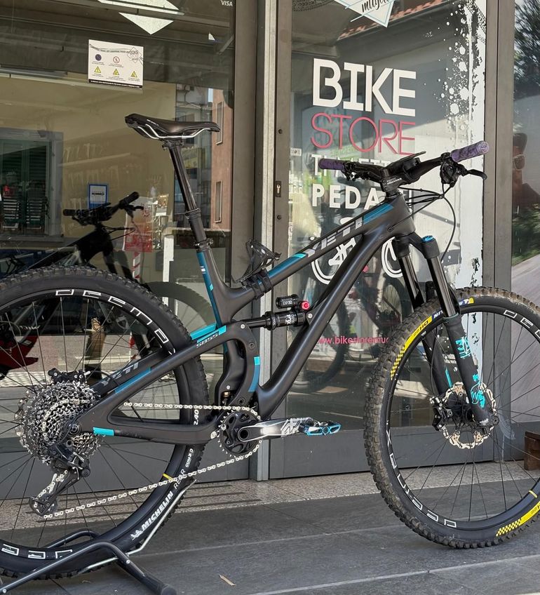 Used Yeti SB5.5 Carbon GX Eagle 2018 2018 Mountainbike, Black — image 4 of 5