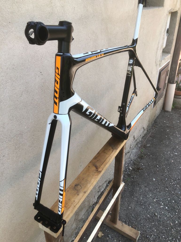 Käytetty Giant TCR Advanced SL 2-KOM 2018 Frameset 2018 Road & Gravel — kuva 2 / 10
