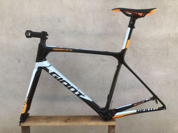 Käytetty Giant TCR Advanced SL 2-KOM 2018 Frameset 2018 Road & Gravel