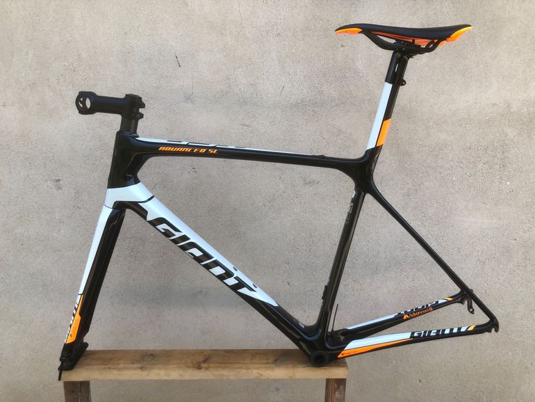 Käytetty Giant TCR Advanced SL 2-KOM 2018 Frameset 2018 Road & Gravel — kuva 1 / 10