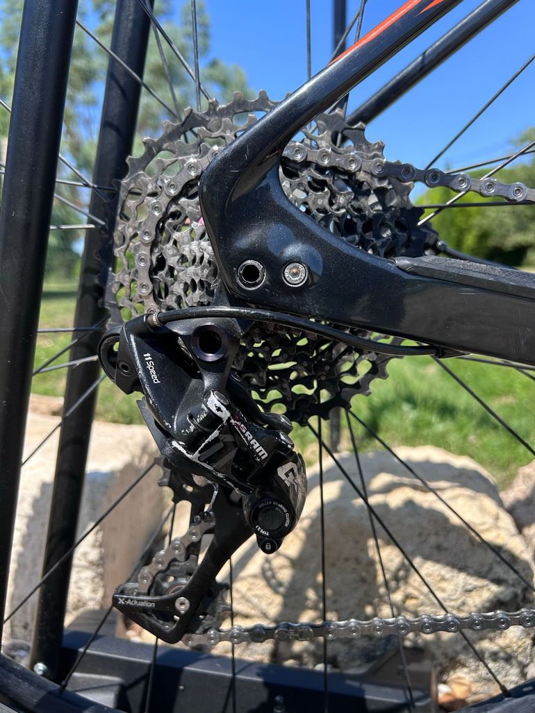 Used Specialized Venge 2014 2014 Road & Gravel, Black — image 2 of 3