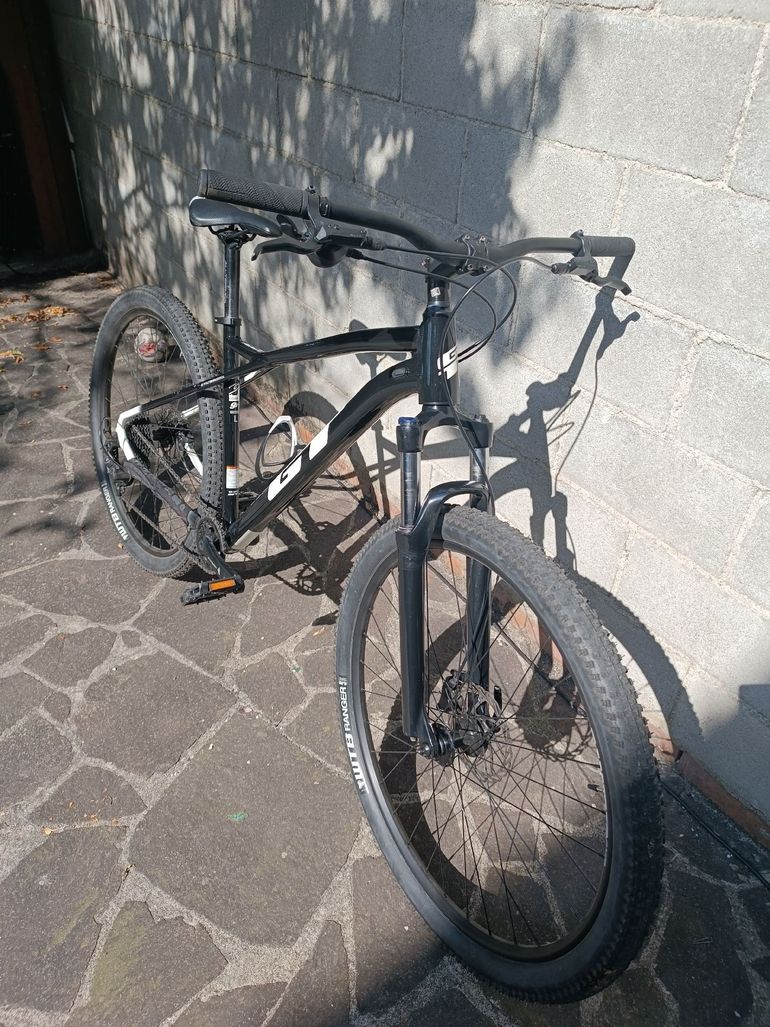 Used GT Avalanche Comp 2022 2022 Mountainbike, Black, 27.5 — image 2 of 10