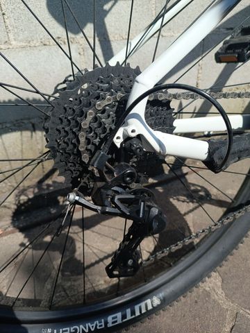 Gebrauchtes GT Avalanche Comp 2022 2022 Mountainbike, Schwarz, 27.5 — Bild 8 von 10