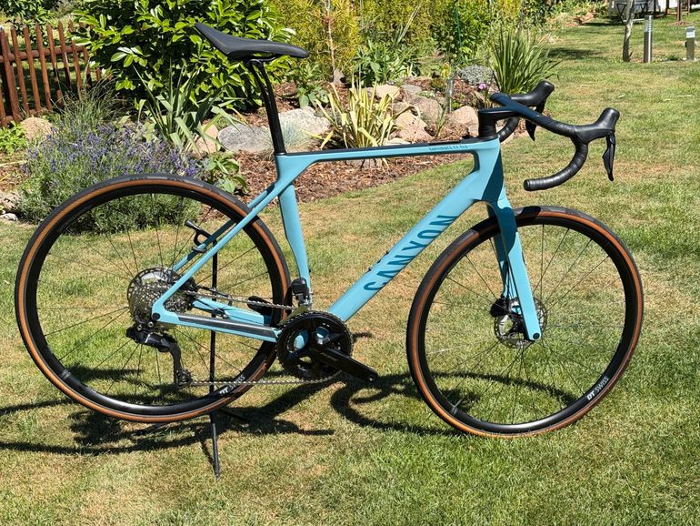 Gebrauchtes Canyon Endurace CF SLX 7 Di2 2024 2024 Road & Gravel, Blau — Bild 1 von 14