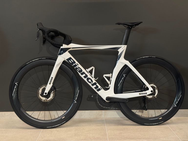 Käytetty Bianchi Oltre Comp Ultegra Di2 2024 2024 Road & Gravel — kuva 4 / 9